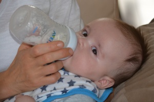 Sette rimedi omeopatici per la cura dell'intolleranza al latte nel bambino